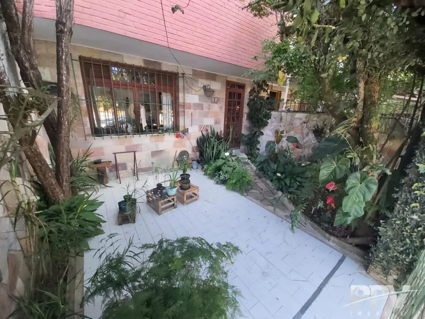Foto 1 de Casa com 3 Quartos à venda, 91m² em Nossa Senhora de Fátima, Teresópolis