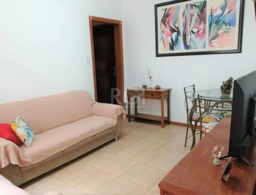 Foto 1 de Apartamento com 3 Quartos à venda, 54m² em Menino Deus, Porto Alegre