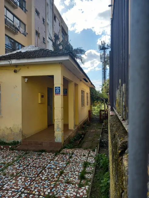 Foto 1 de Casa com 2 Quartos à venda, 100m² em Vila João Pessoa, Porto Alegre