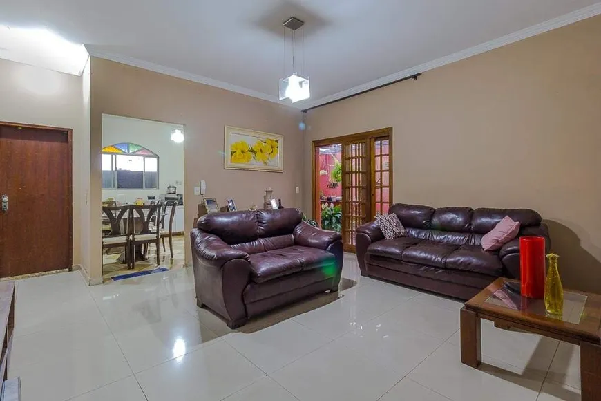 Foto 1 de Casa com 3 Quartos à venda, 280m² em Riacho das Pedras, Contagem