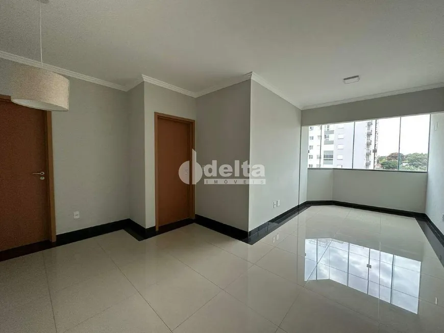 Foto 1 de Apartamento com 3 Quartos para alugar, 80m² em Tubalina, Uberlândia