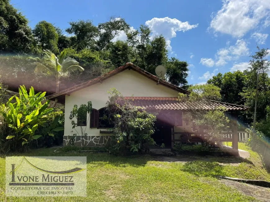 Foto 1 de Casa com 2 Quartos à venda, 215m² em Sacra Família do Tinguá, Engenheiro Paulo de Frontin