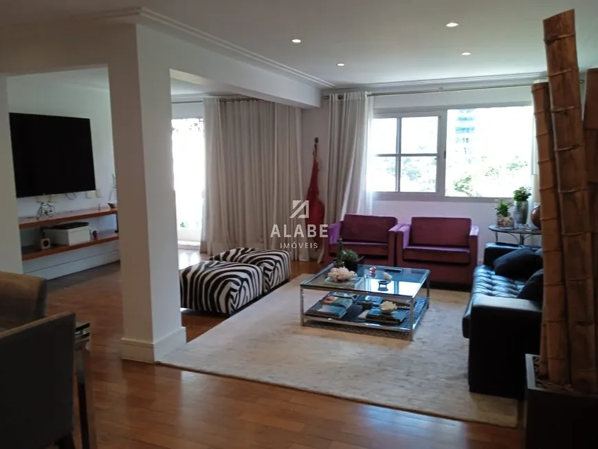 Foto 1 de Apartamento com 2 Quartos à venda, 136m² em Campo Belo, São Paulo
