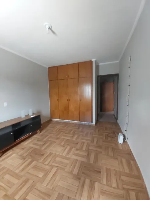 Foto 1 de Casa com 3 Quartos para alugar, 100m² em Jardim Ivana, São Paulo