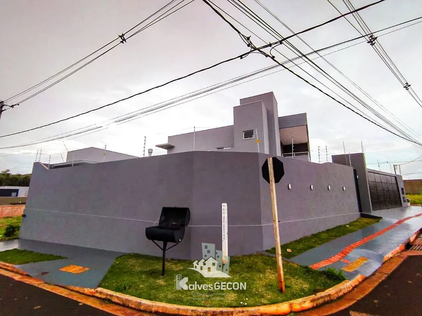 Foto 1 de Sobrado com 3 Quartos à venda, 360m² em Loteamento Jardim das Cassias, Campo Grande