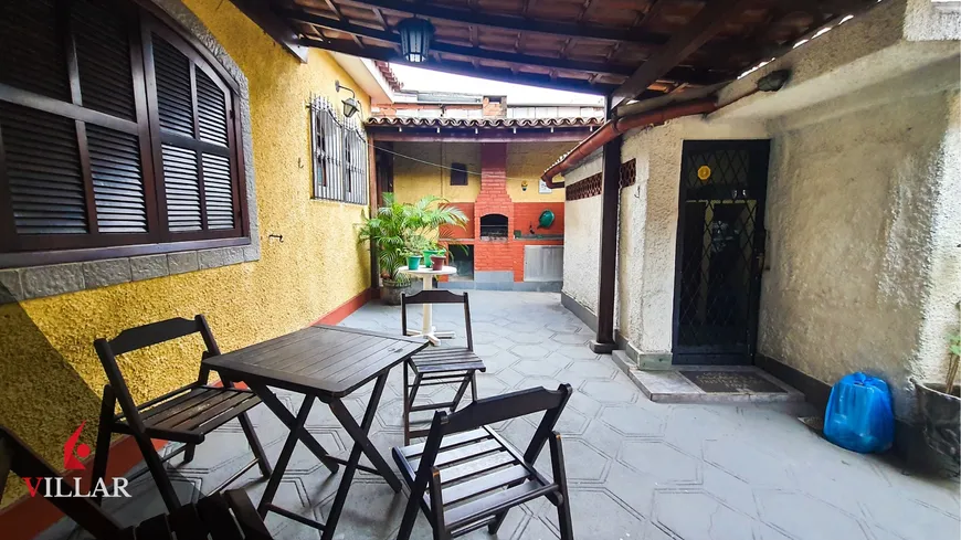 Foto 1 de Casa com 4 Quartos à venda, 245m² em Penha, Rio de Janeiro