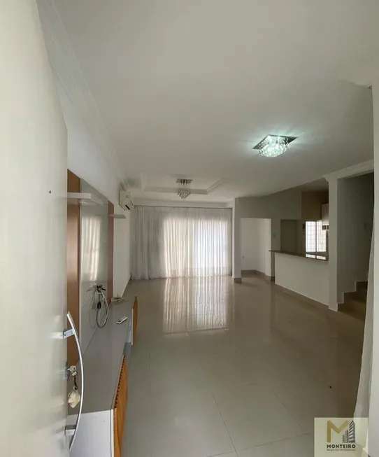 Foto 1 de Casa com 3 Quartos à venda, 158m² em Goiabeiras, Cuiabá