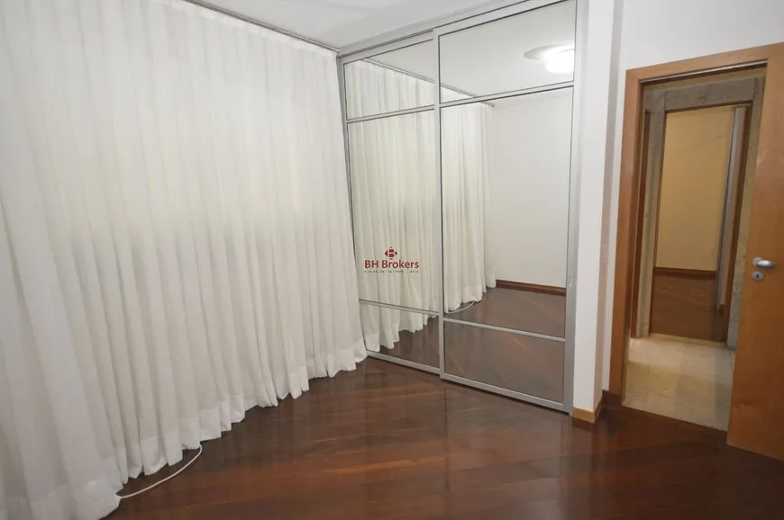 Foto 1 de Apartamento com 4 Quartos à venda, 188m² em Belvedere, Belo Horizonte