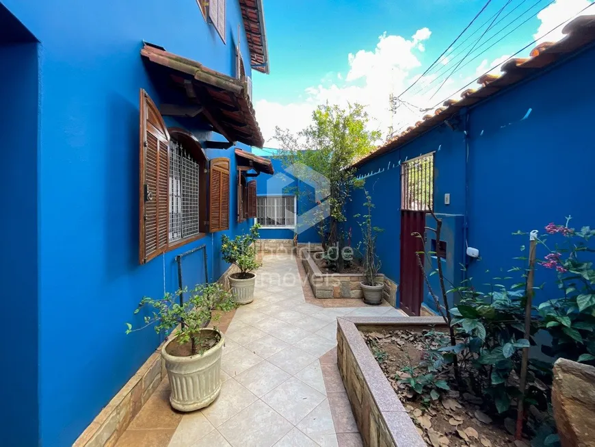 Foto 1 de Casa com 5 Quartos à venda, 521m² em Dom Bosco, Belo Horizonte