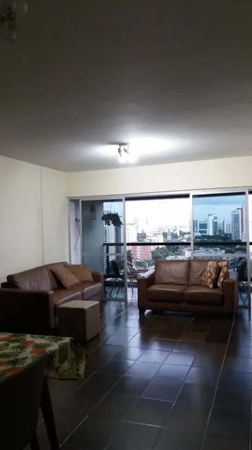 Foto 1 de Apartamento com 3 Quartos à venda, 125m² em Derby, Recife