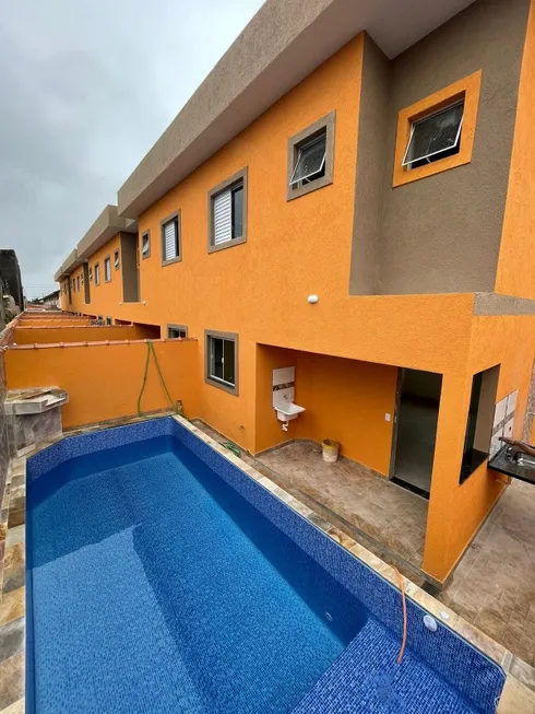 Foto 1 de Casa de Condomínio com 2 Quartos à venda, 64m² em Centro, Mongaguá