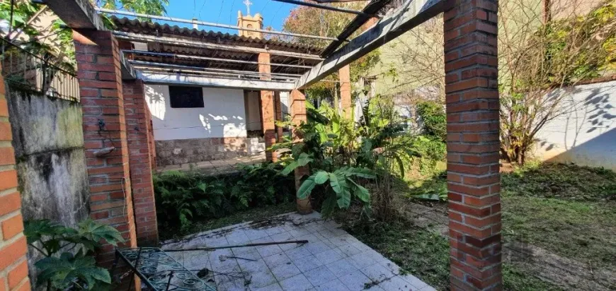 Foto 1 de Lote/Terreno à venda, 371m² em Santo Antônio, Porto Alegre