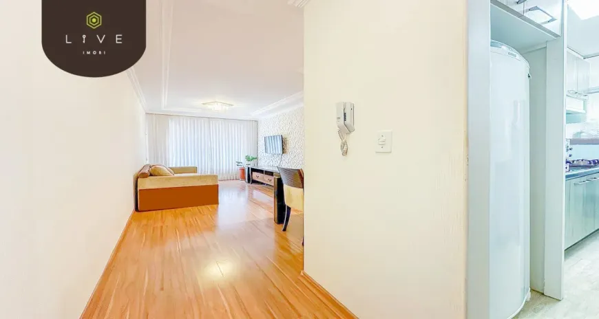 Foto 1 de Apartamento com 3 Quartos à venda, 58m² em Capão Raso, Curitiba