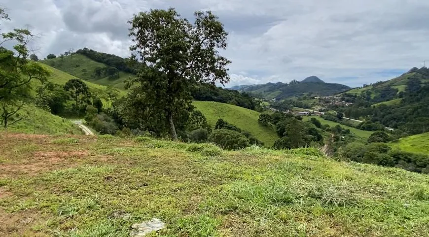 Foto 1 de Fazenda/Sítio à venda, 23400m² em Zona Rural, Delfim Moreira