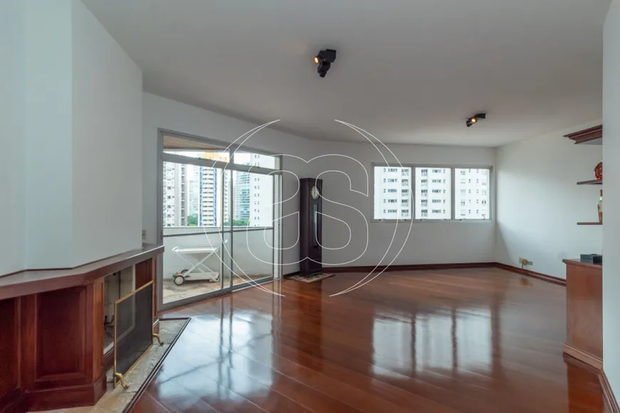 Foto 1 de Apartamento com 4 Quartos à venda, 244m² em Moema, São Paulo