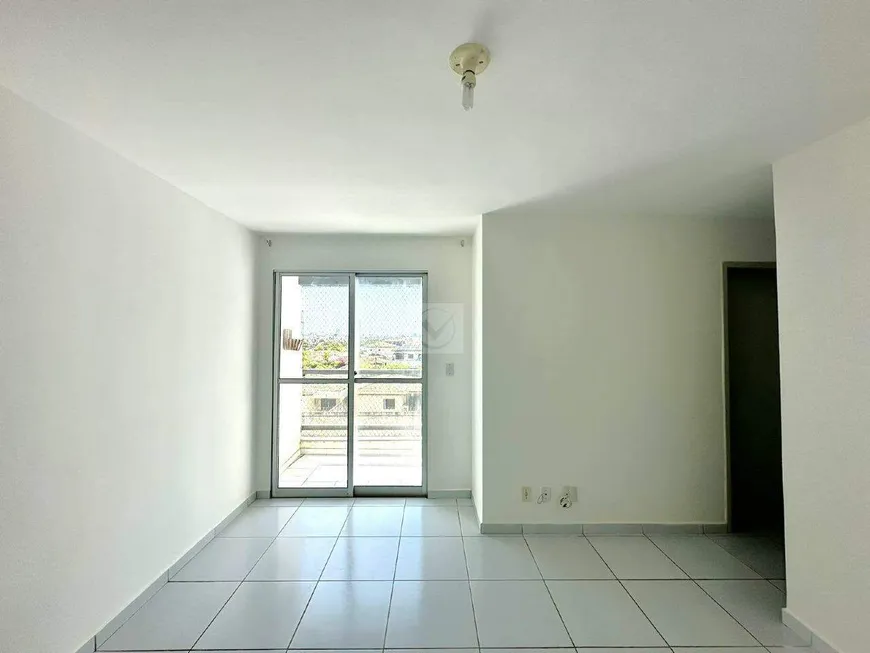 Foto 1 de Apartamento com 3 Quartos para alugar, 70m² em Aruana, Aracaju