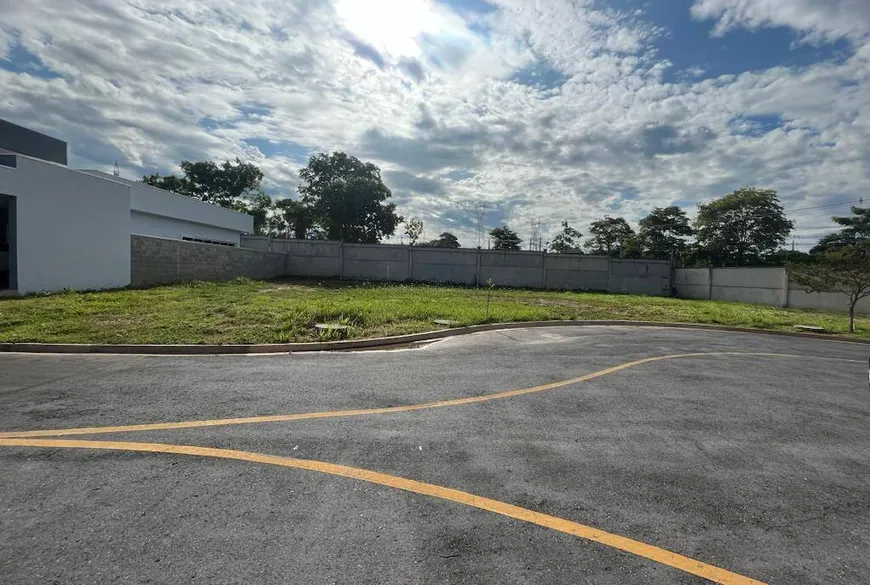 Foto 1 de Lote/Terreno à venda, 326m² em Tijucal, Cuiabá