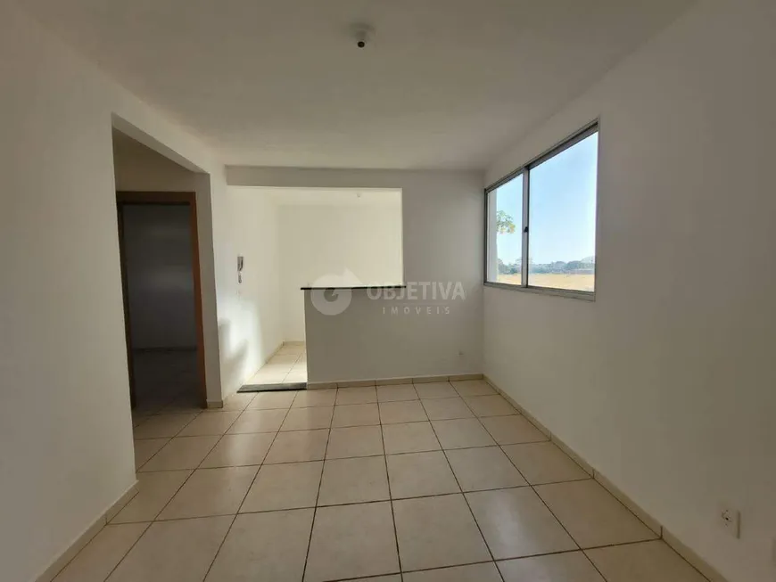 Foto 1 de Apartamento com 2 Quartos para alugar, 58m² em Jardim Holanda, Uberlândia