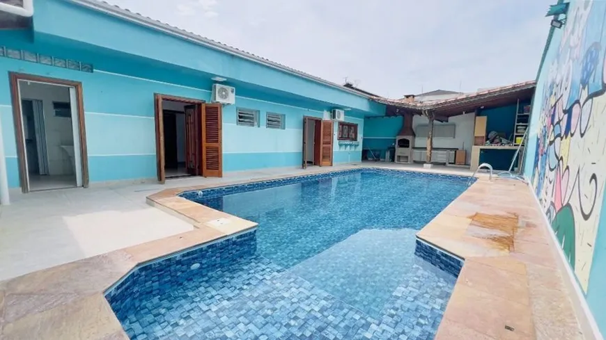 Foto 1 de Casa com 3 Quartos para alugar, 200m² em Canto do Forte, Praia Grande