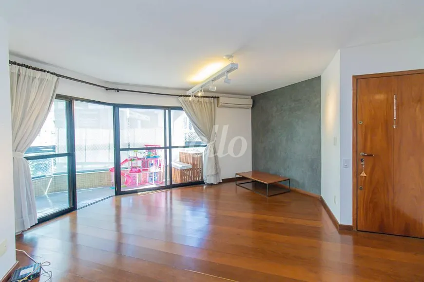 Foto 1 de Apartamento com 3 Quartos para alugar, 137m² em Santo Amaro, São Paulo