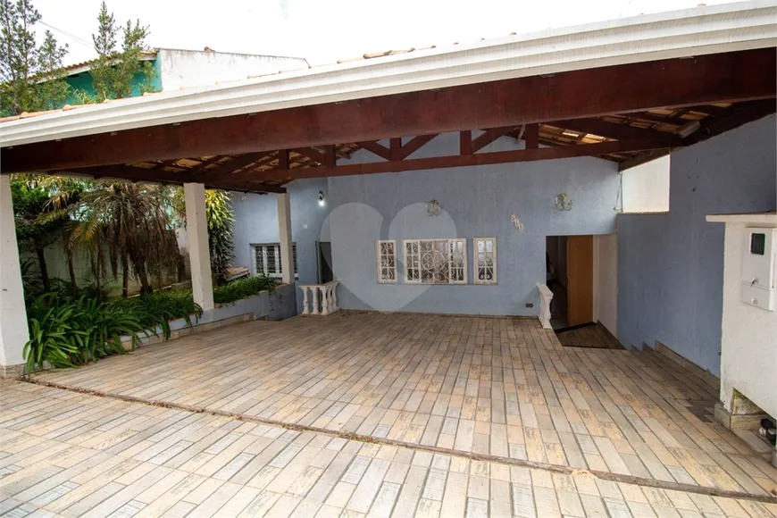 Foto 1 de Casa com 3 Quartos para venda ou aluguel, 200m² em Vila Mike, São Roque