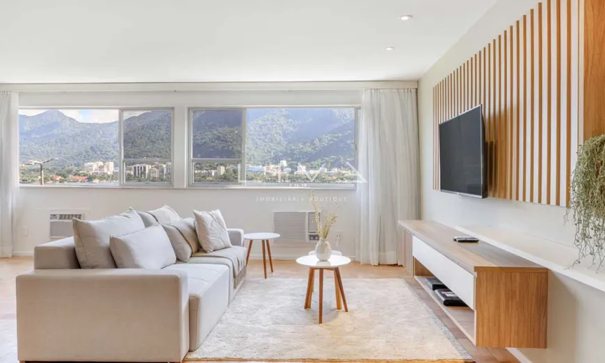 Foto 1 de Apartamento com 4 Quartos para alugar, 143m² em Lagoa, Rio de Janeiro