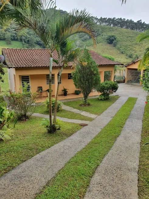 Foto 1 de Fazenda/Sítio com 3 Quartos à venda, 48000m² em Zona Rural, Paraibuna