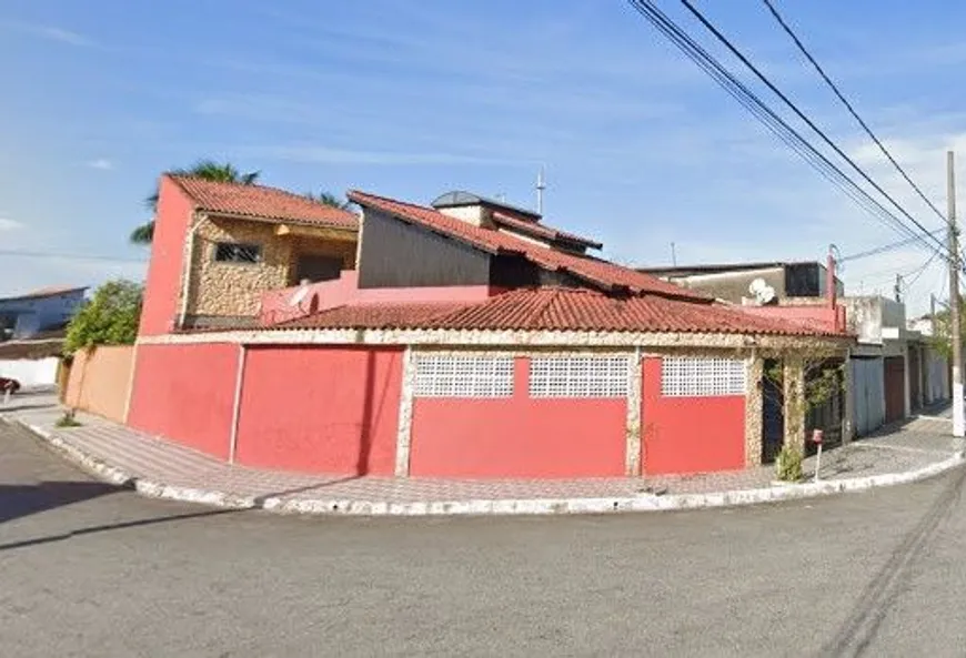 Foto 1 de Casa com 4 Quartos à venda, 130m² em Mirim, Praia Grande