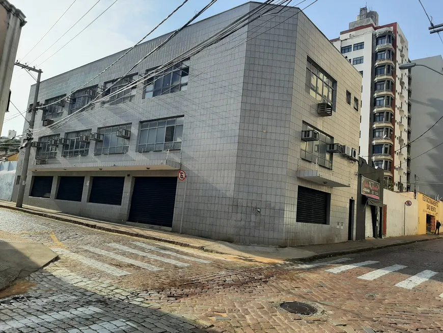 Foto 1 de Galpão/Depósito/Armazém para venda ou aluguel, 698m² em Centro, Campinas