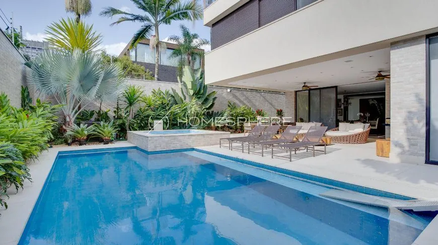 Foto 1 de Casa de Condomínio com 6 Quartos à venda, 1300m² em Jardim Europa, São Paulo