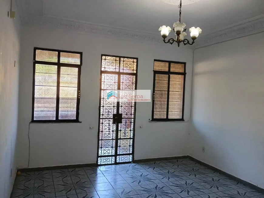 Foto 1 de Casa com 3 Quartos para alugar, 128m² em Penha, Rio de Janeiro