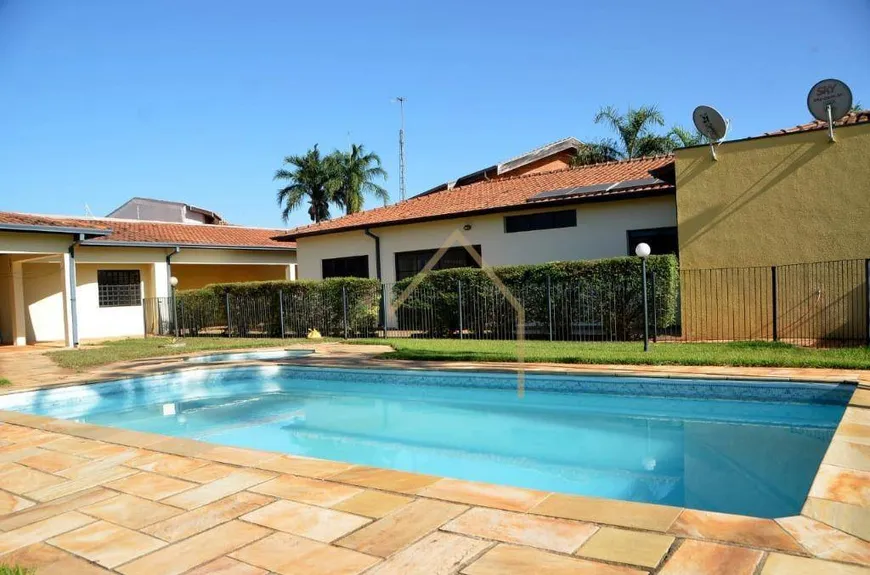 Foto 1 de Casa com 3 Quartos à venda, 200m² em Residencial Furlan, Santa Bárbara D'Oeste