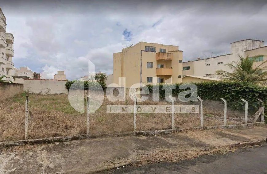 Foto 1 de Lote/Terreno à venda, 720m² em Santa Mônica, Uberlândia