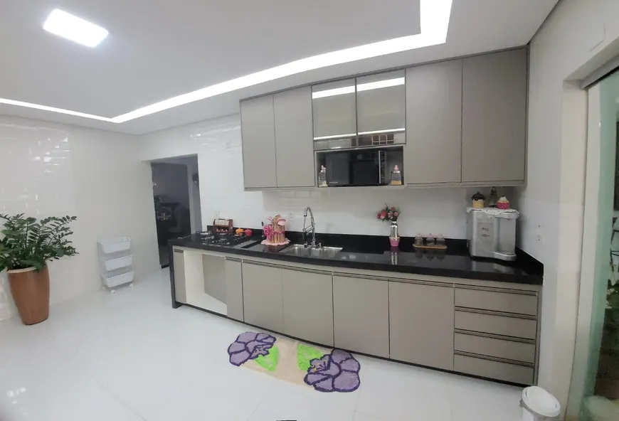 Foto 1 de Casa de Condomínio com 4 Quartos à venda, 280m² em Riacho Fundo I, Brasília