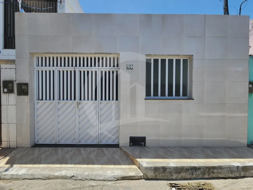 Foto 1 de Casa com 2 Quartos à venda, 120m² em Dezoito do Forte, Aracaju