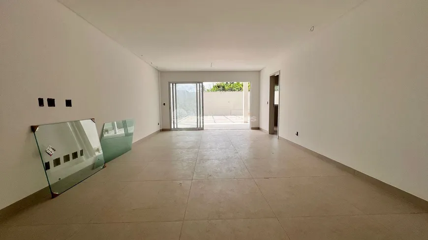 Foto 1 de Casa com 4 Quartos à venda, 234m² em Uruguai, Teresina