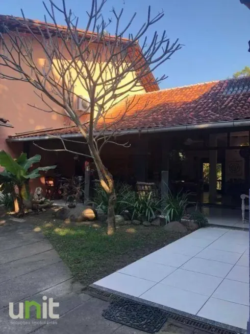 Foto 1 de Casa de Condomínio com 6 Quartos à venda, 600m² em Maria Paula, Niterói