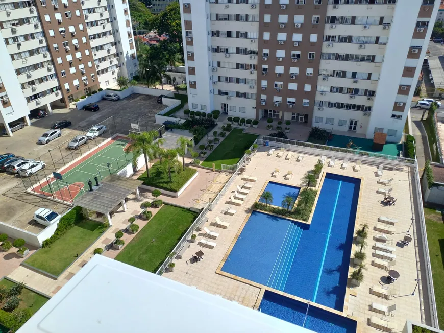 Foto 1 de Apartamento com 3 Quartos à venda, 70m² em Passo da Areia, Porto Alegre