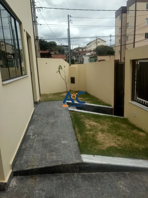 Foto 1 de Casa com 2 Quartos à venda, 145m² em Paquetá, Belo Horizonte