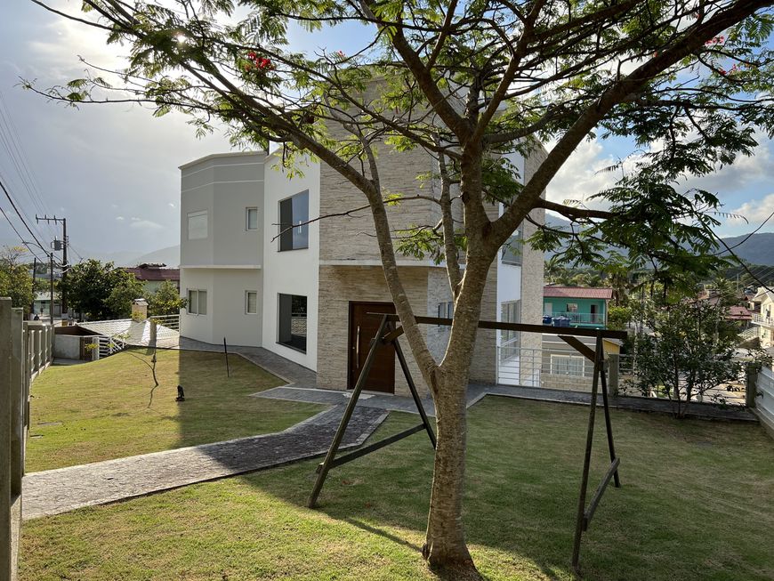 Foto 1 de Sobrado com 5 Quartos à venda, 300m² em Barra da Lagoa, Florianópolis