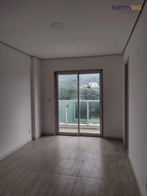 Foto 1 de Apartamento com 3 Quartos para alugar, 90m² em  Vila Valqueire, Rio de Janeiro