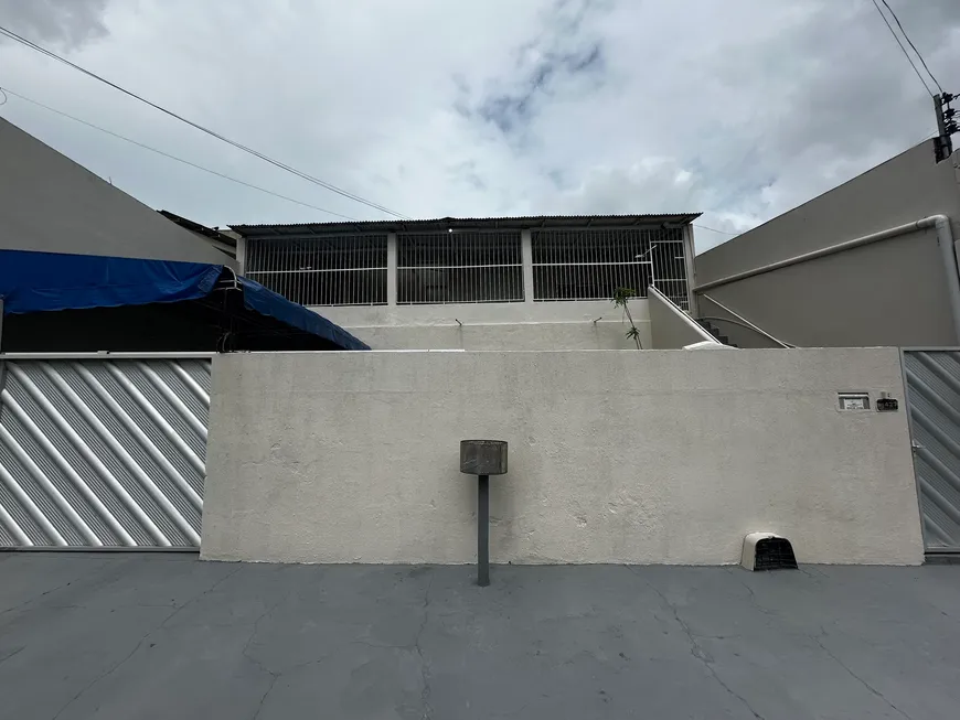 Foto 1 de Casa com 4 Quartos para alugar, 150m² em Redenção, Manaus