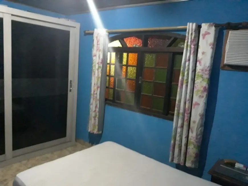 Foto 1 de Casa com 2 Quartos à venda, 360m² em Sepetiba, Rio de Janeiro