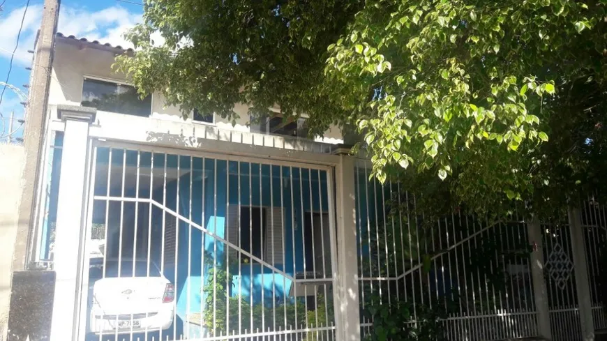 Foto 1 de Casa com 6 Quartos à venda, 210m² em Protásio Alves, Porto Alegre