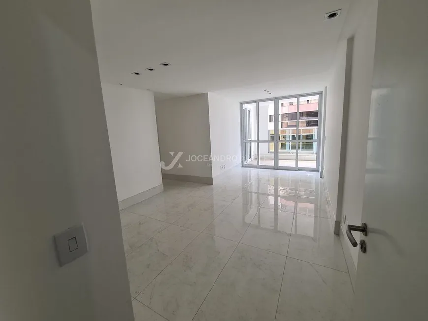 Foto 1 de Apartamento com 4 Quartos à venda, 126m² em Praia da Costa, Vila Velha