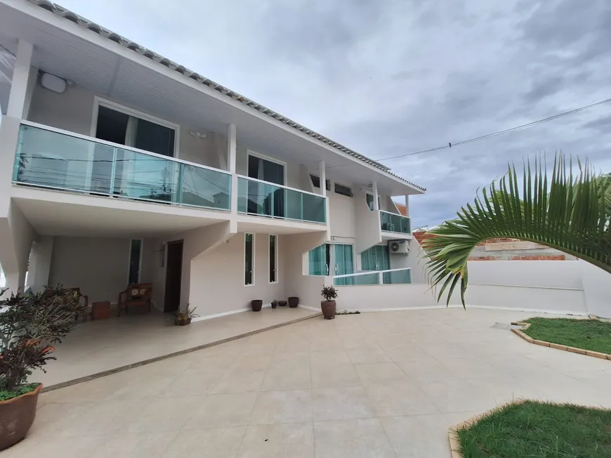 Foto 1 de Casa com 3 Quartos para alugar, 280m² em Cancela Preta, Macaé