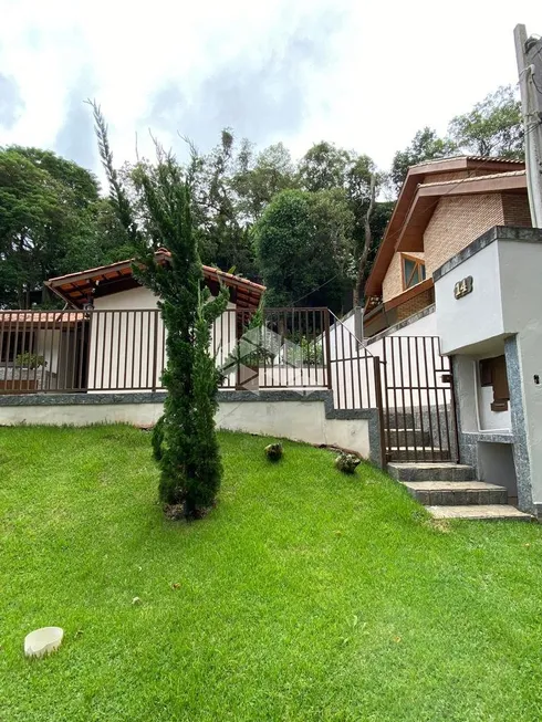 Foto 1 de Casa de Condomínio com 3 Quartos à venda, 285m² em Altos de São Fernando, Jandira