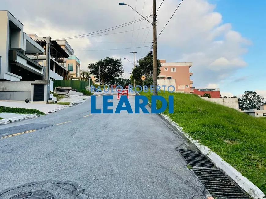 Foto 1 de Lote/Terreno à venda, 384m² em Jardim Itaquiti, Barueri