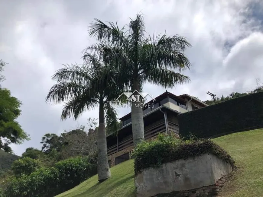 Foto 1 de Casa com 4 Quartos à venda, 250m² em Estrada da Saudade, Petrópolis