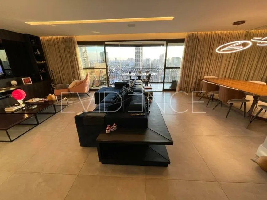 Foto 1 de Apartamento com 3 Quartos à venda, 195m² em Vila Gomes Cardim, São Paulo